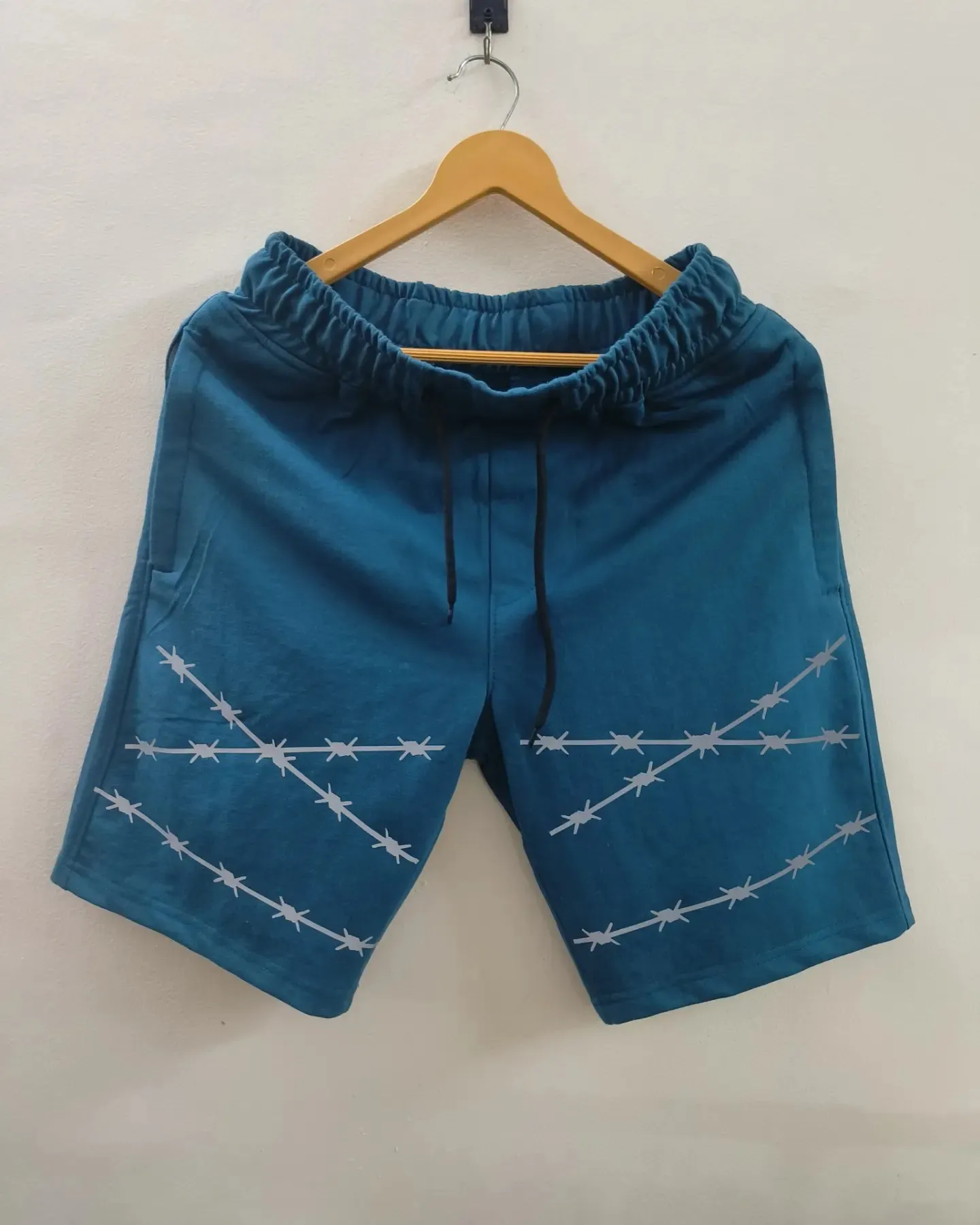 Barbed Wires Lagoon shorts