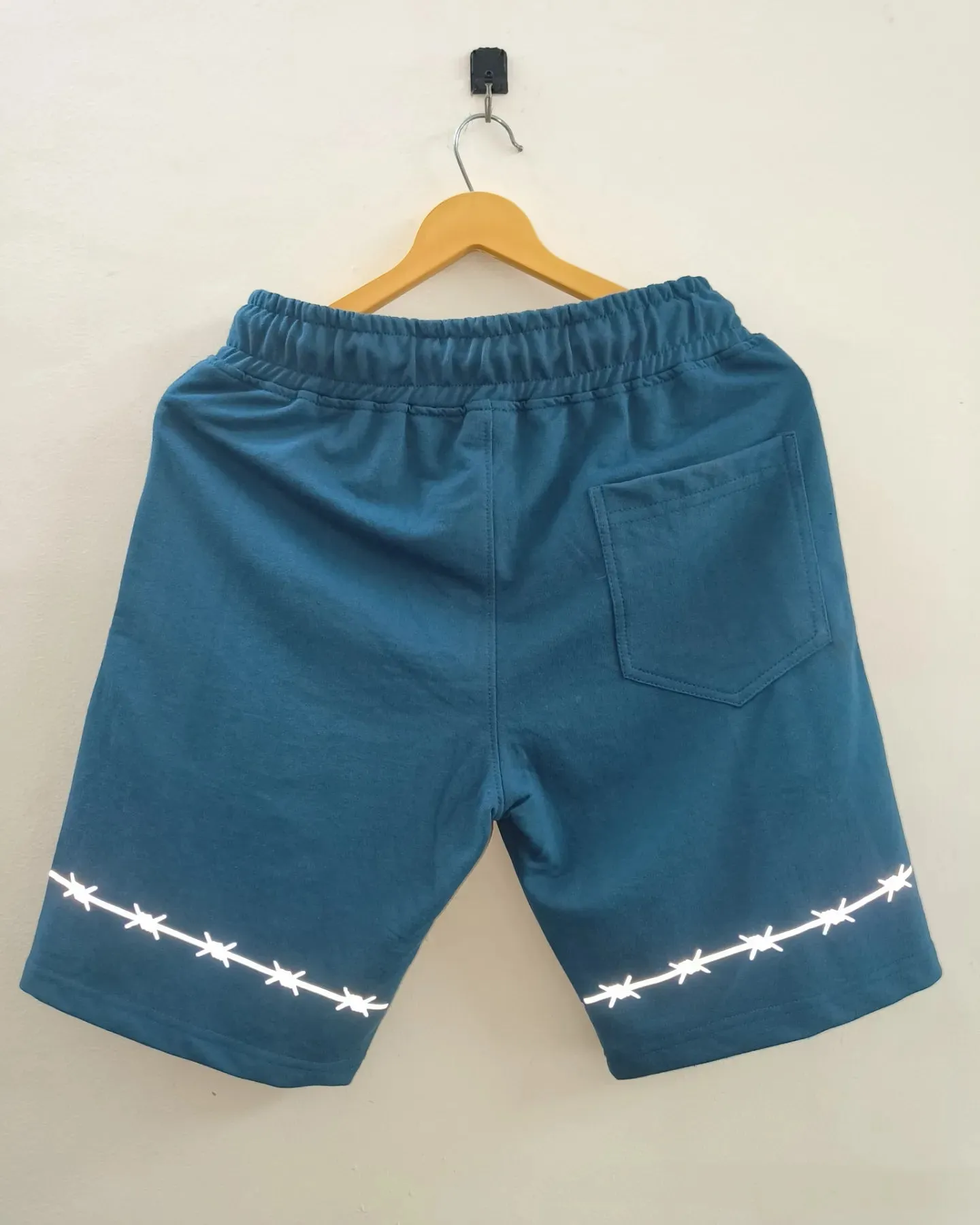 Barbed Wires Lagoon shorts