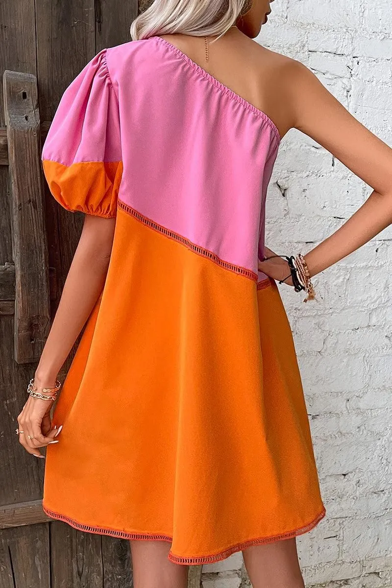 COLOR BLOCK ONE PUFF SHOULDER SHORT DRESS